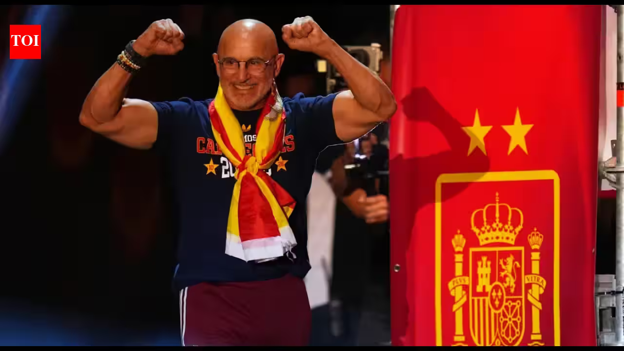 De la Fuente Secures Spain’s Future with Landmark Eight-Year Deal