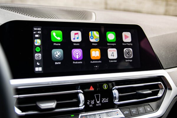 Disconnected: Why Automakers Are Evicting Apple CarPlay by 2026