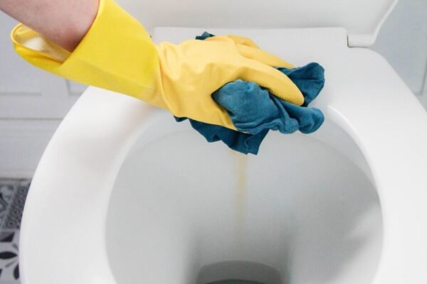Ditch the Grime: The 30-Minute Two-Ingredient Hack to Banish Yellow Toilet Stains Forever