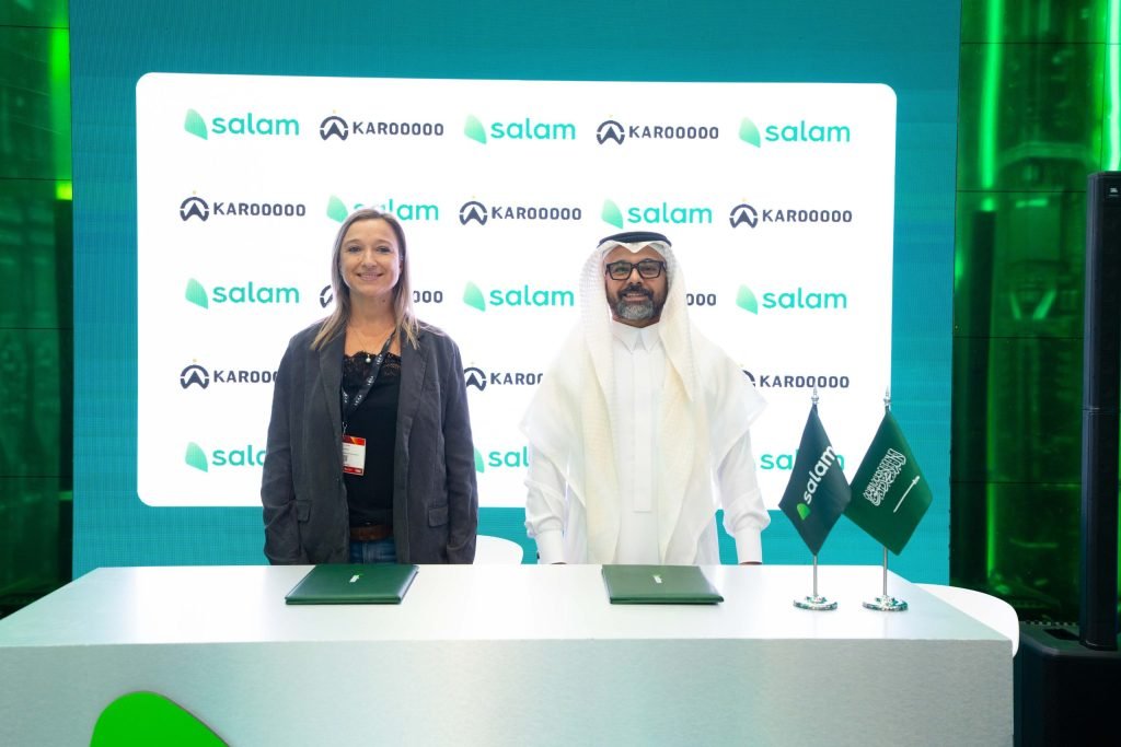 Driving Intelligence: Salam and KAROOOOO Forge Strategic Pact to Transform Fleet Connectivity