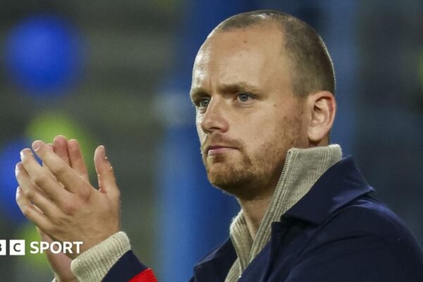 Dutch Masterplan: Hibs Appoint Reedijk in Bold Managerial Gamble