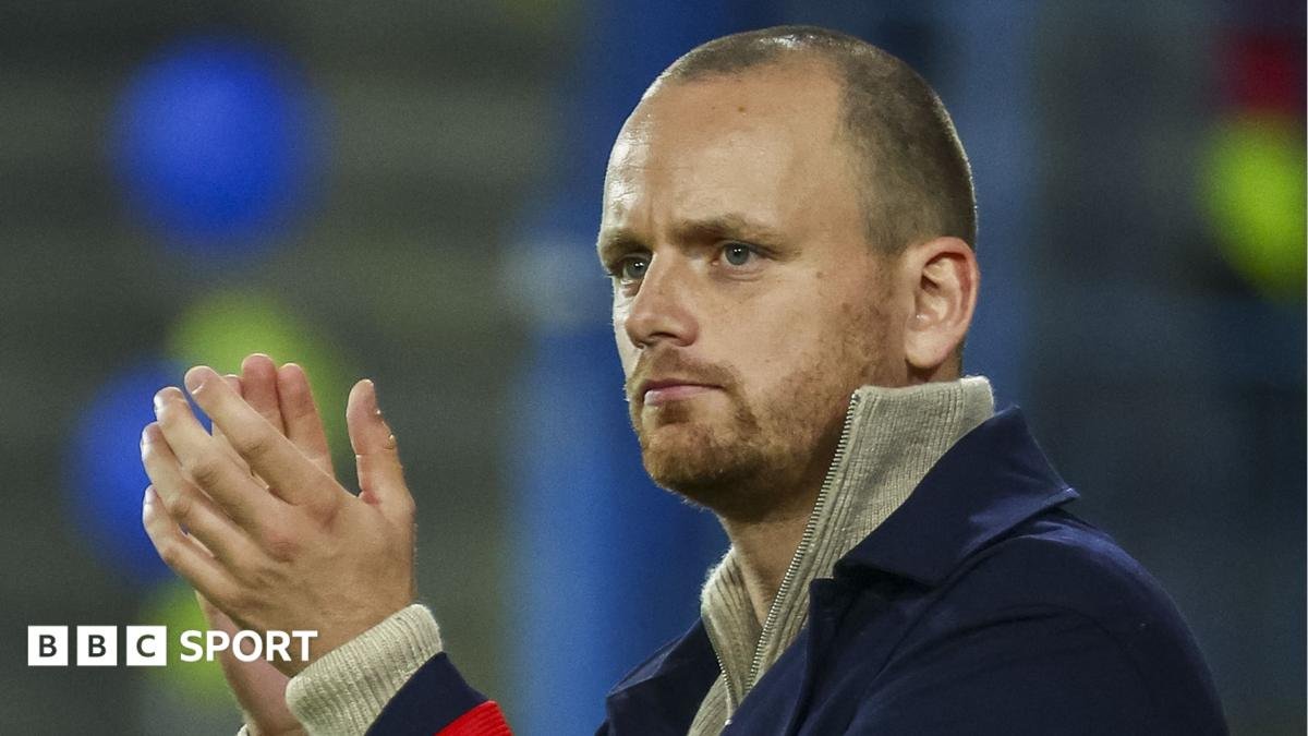 Dutch Masterplan: Hibs Appoint Reedijk in Bold Managerial Gamble