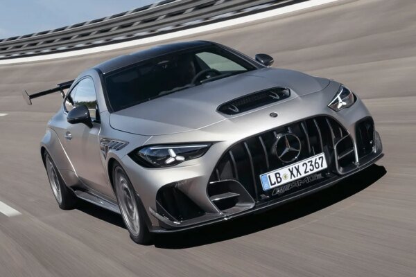 Eight-Cylinder Resurrection: The New Mercedes-AMG CLE 646 Reclaims the Throne