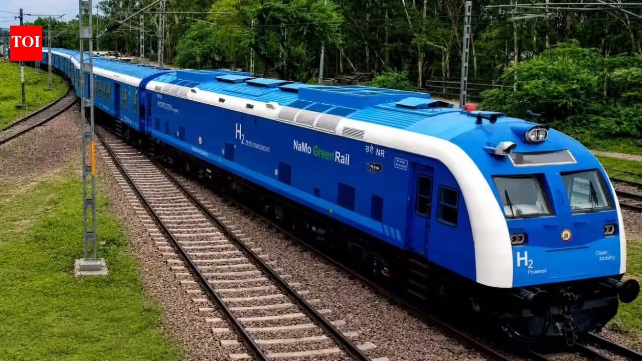 Empty Carriages, Ambitious Expansion: India’s Hydrogen Train Struggles for Ridership Before Delhi Debut