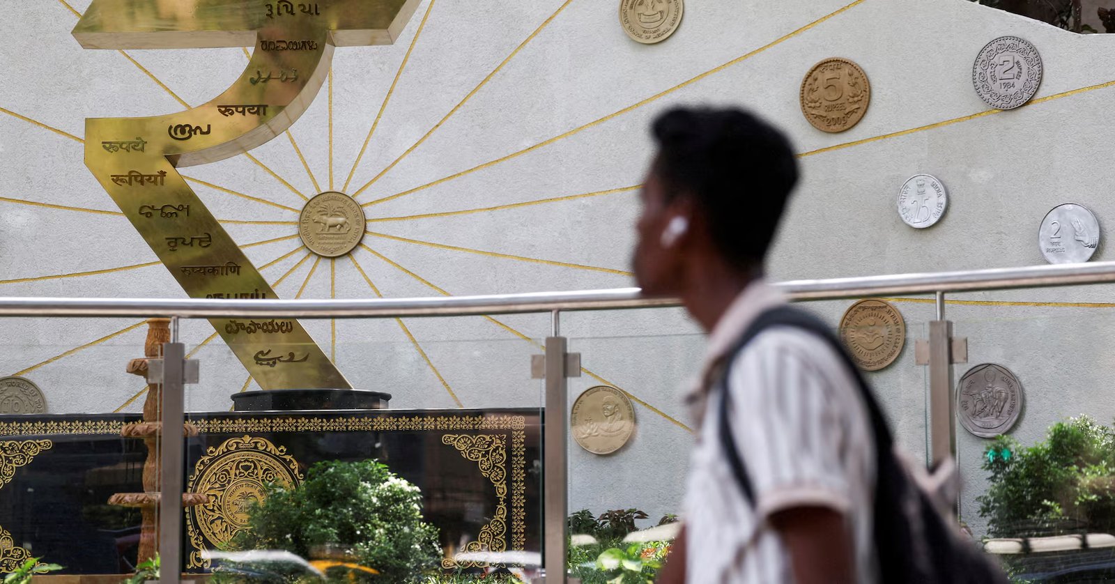 India draws $136.38 billion in forex inflows, boosting reserves