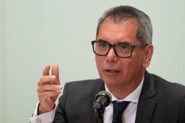 Fiscal Tightrope: SHCP Unveils 2027 Budget With Ambitious 3.5% Deficit Target