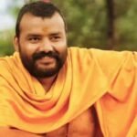 From Emergency Replacement to Spiritual Lead: How Shobhinaw Satyaa Stepped Into Neem Karoli Baba’s Shoes on Day One!