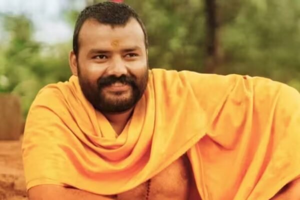 From Emergency Replacement to Spiritual Lead: How Shobhinaw Satyaa Stepped Into Neem Karoli Baba’s Shoes on Day One!