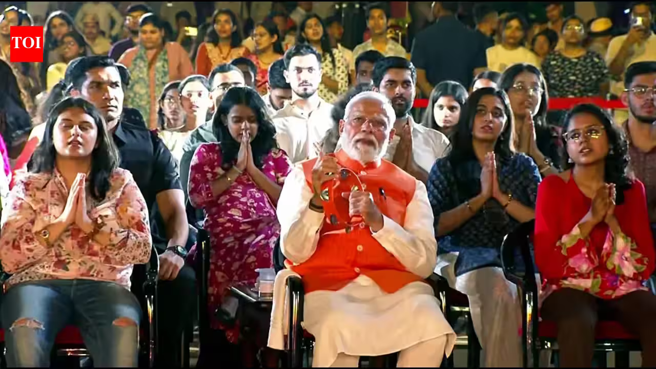 From Mantras to Mosh Pits: PM Modi Joins Gen Z for High-Voltage ‘Bhajan Clubbing’