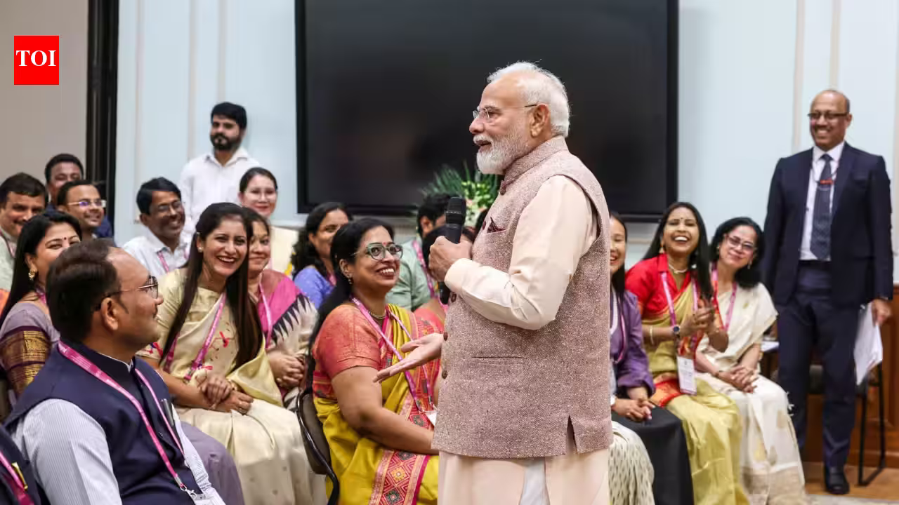 From Podium to Pixel: PM and Educators Redefine the Classroom Dialogue