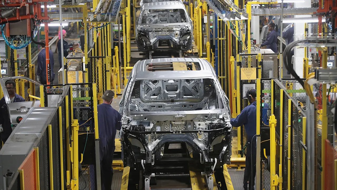 Fuel Shift: Trump Scraps EV Mandate in Major Regulatory Pivot