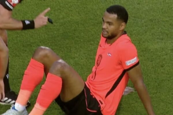 Gakpo Exit Adds to Liverpool’s Growing Injury Crisis After Isak Clash