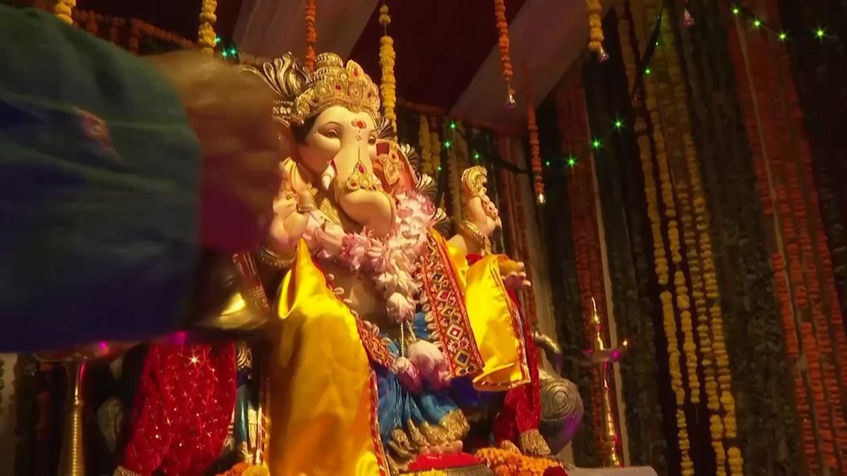 Ganesha’s Grand Arrival: India Transforms into a Sea of Devotion for the Elephant God