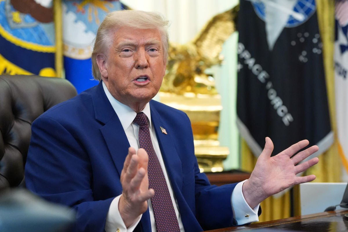 Gavel Strikes Back: Federal Judge Overturns White House Ban on Press Corps Outlets