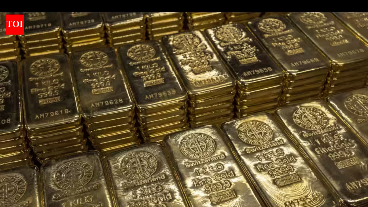 Gold Glitters Less as Oil Price Spike Stokes Interest Rate Fears