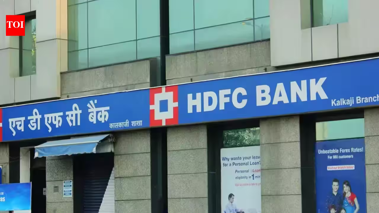 HDFC Bank Shortlists Duo for CEO Throne, Awaits RBI Green Light
