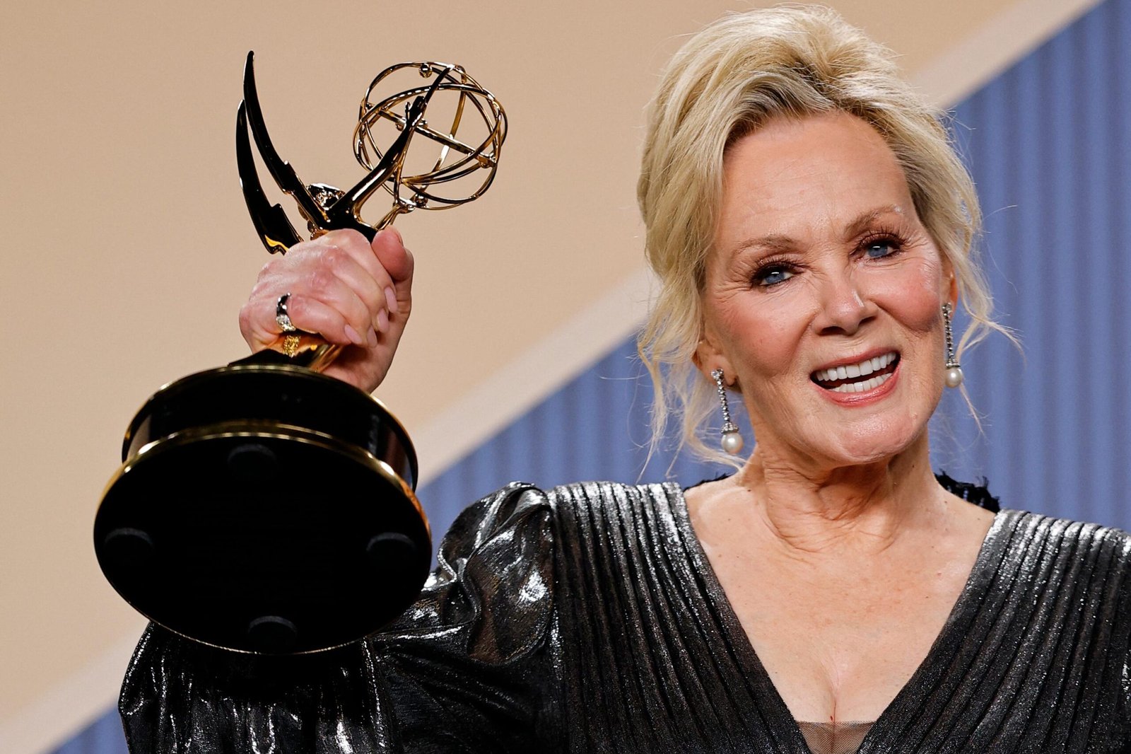 Hacks Shatters the Ceiling: A Historic Night for Comedy’s New Queen