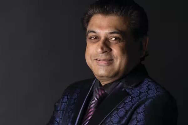 Half a Century of Magic: Why Amit Kumar’s ‘Bade Achhe Lagte Hain’ Remains Timeless