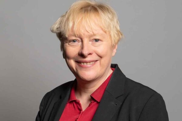 "Havant Thicket Takes Center Stage: Environment Secretary Touts New Reservoir as Key to Drought-Proofing Britain"