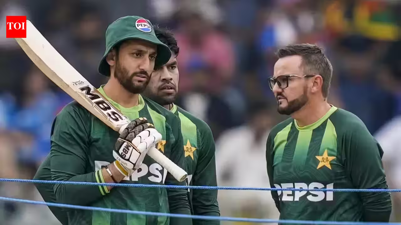 Hesson Left in the Dark: Former Pakistan Coach Baffled by Sudden Mid-Series Overhaul
