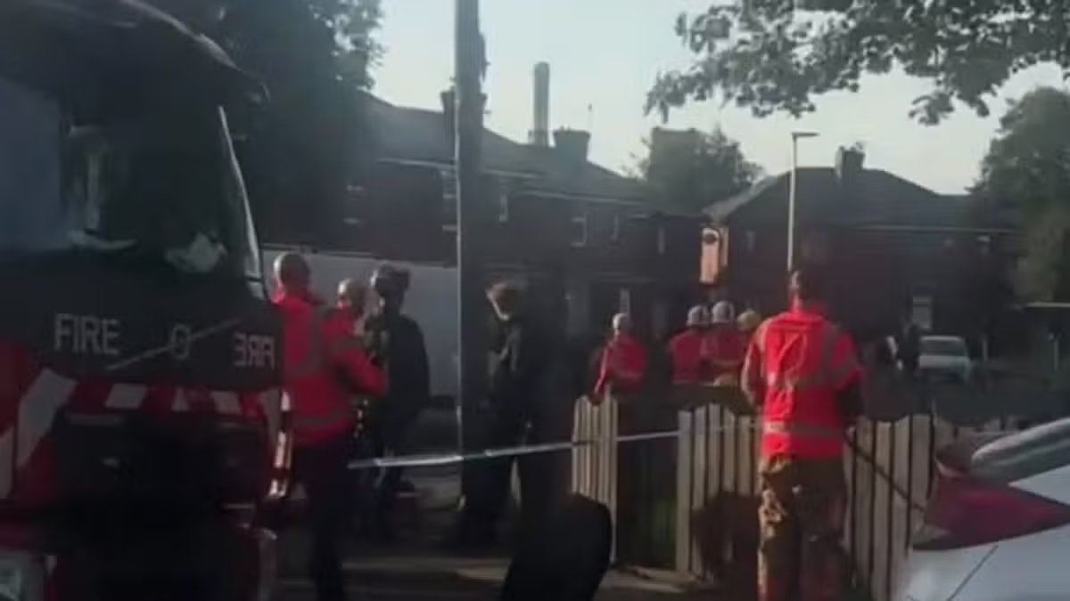 High-Stakes Standoff: Atherton Street Locked Down as Suspect Scales Rooftop