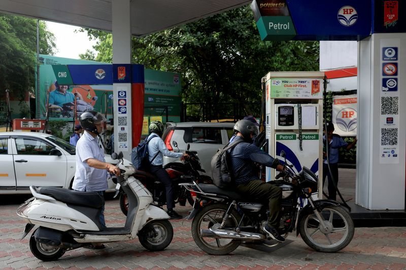 India’s Crude Appetite Cools: August Oil Imports Take an 11% Plunge