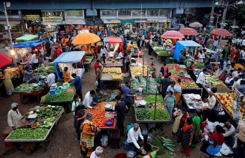 India’s Food Inflation Poised to Cool Before Year-End, Top Adviser Predicts