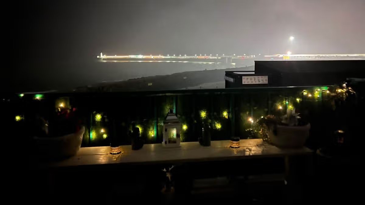 Inferno at the Icon: Historic Landmark Evacuated as Emergency Crews Battle Towering Blaze