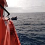 Island Arrival: Twenty Stranded as Dinghy Makes Emergency Beach Landing in Lanzarote