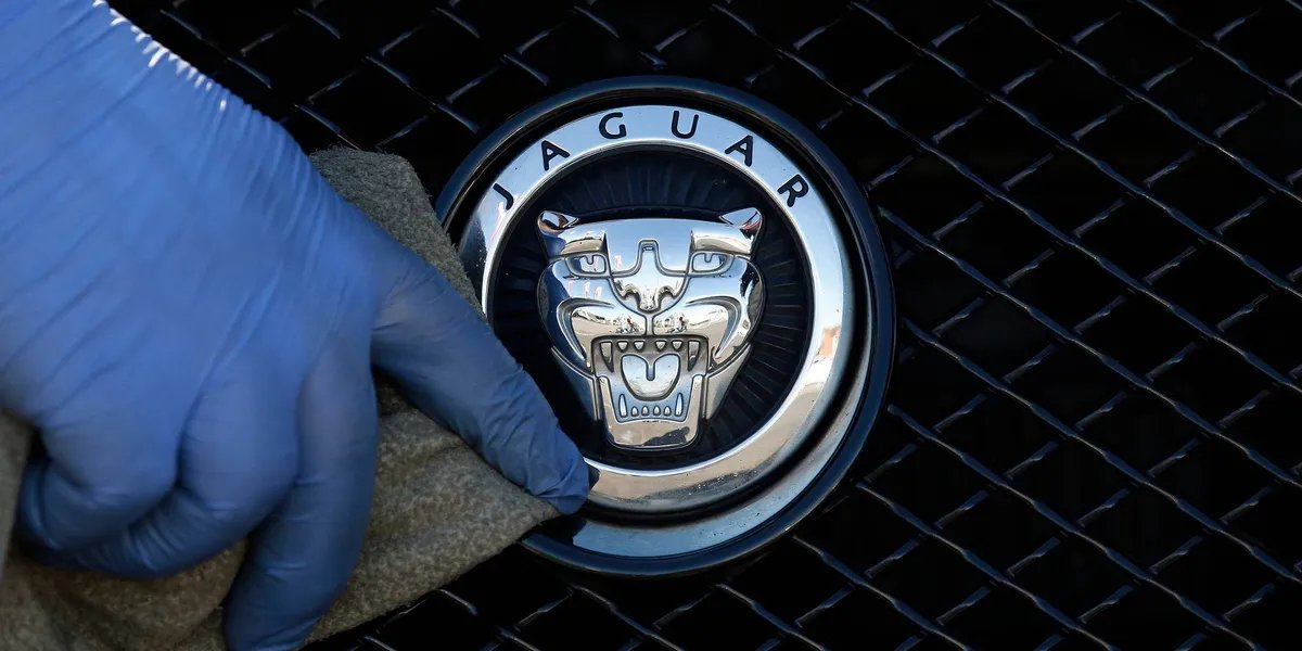 Jaguar Land Rover Slashes 4,000 Jobs in Desperate Pivot to Combat Chinese Dominance