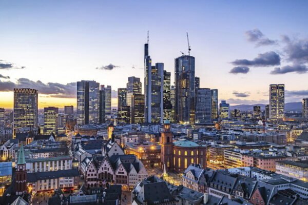 KfW Bets on Greenbacks: Development Bank Taps Dollar Market Amid Economic Headwinds