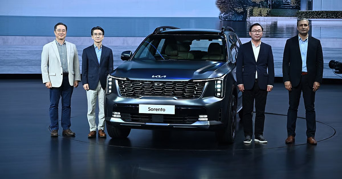 Kia Sorento Hybrid SUV Debuts in India