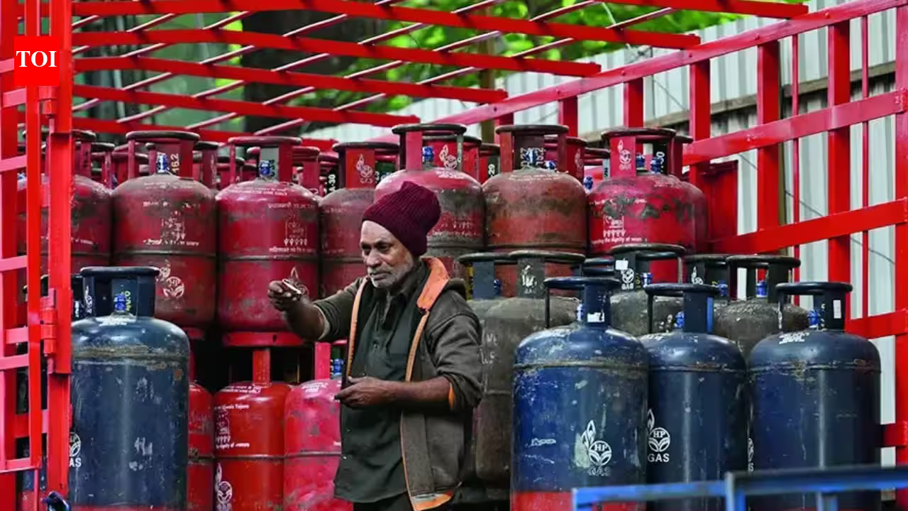 LPG Booking Gap Slashed: Rural Households Gain Parity With Urban Refill Rules