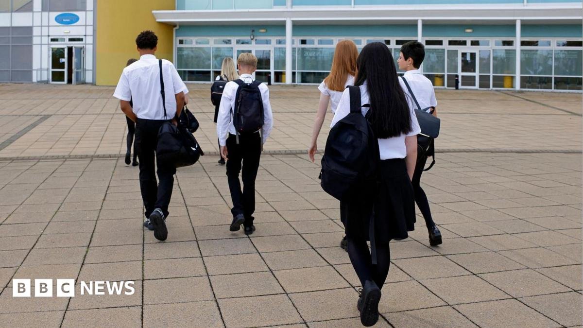 Leicestershire Schools Shake Up: July Fortnight Stays as Autumn Break Shifts