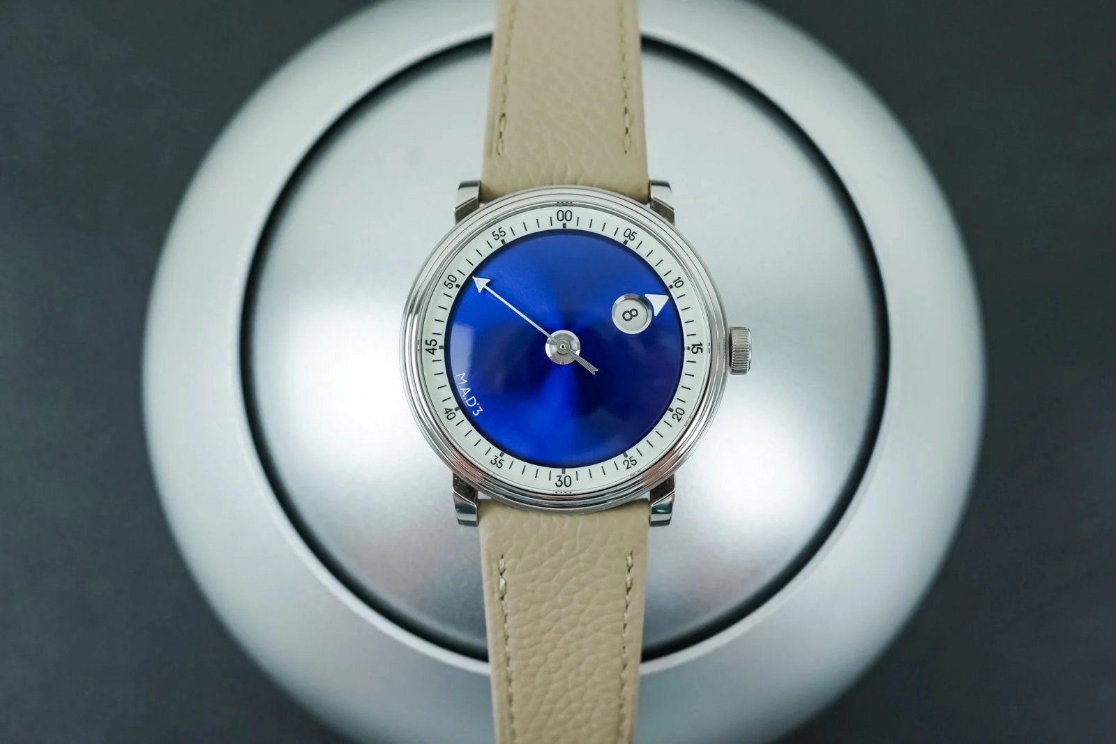 First Look: The new M.A.D.Editions M.A.D.3 Vincent Calabrese Jumping Hour