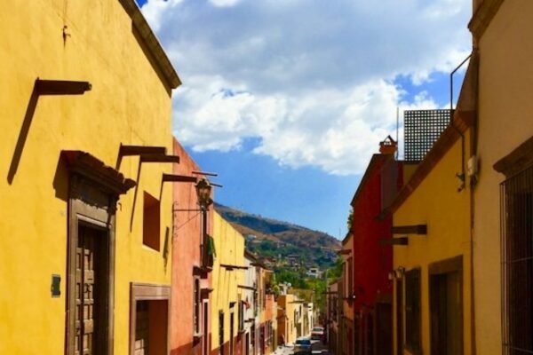 Mexico’s Housing Surge Hits 600,000 Milestone as Infrastructure Bottlenecks Persist
