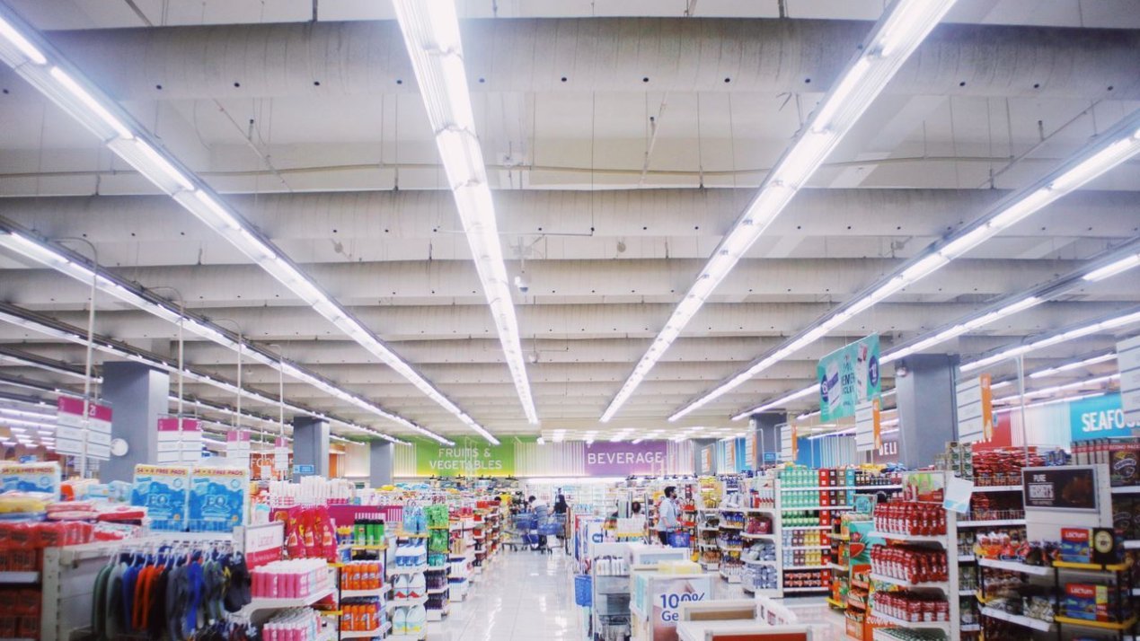 Mexico’s Retail Engine Stutters: A Tale of Two Markets