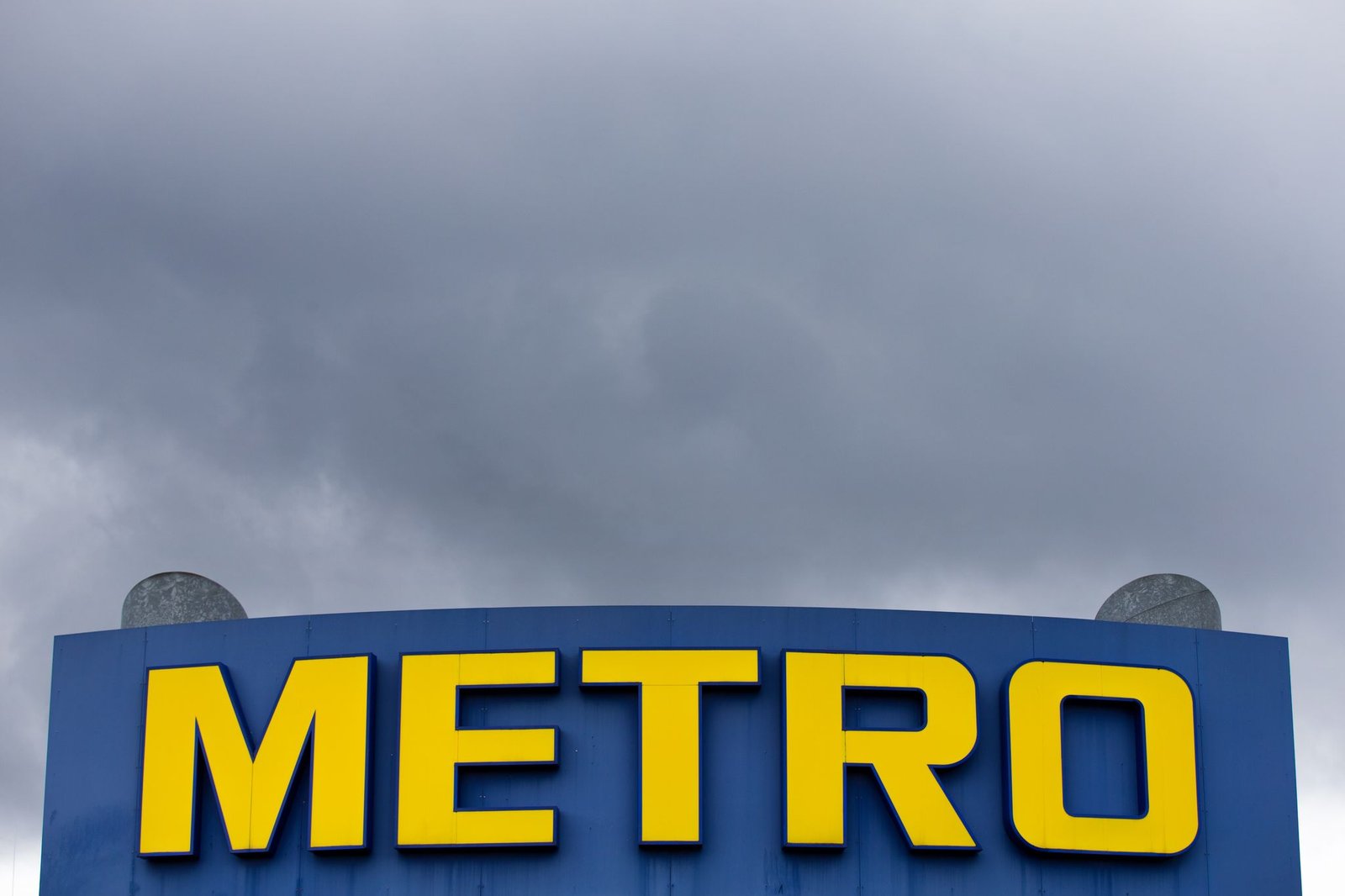 Moscow Seizes the Aisles: Kremlin Claims Control of Metro’s Russian Empire