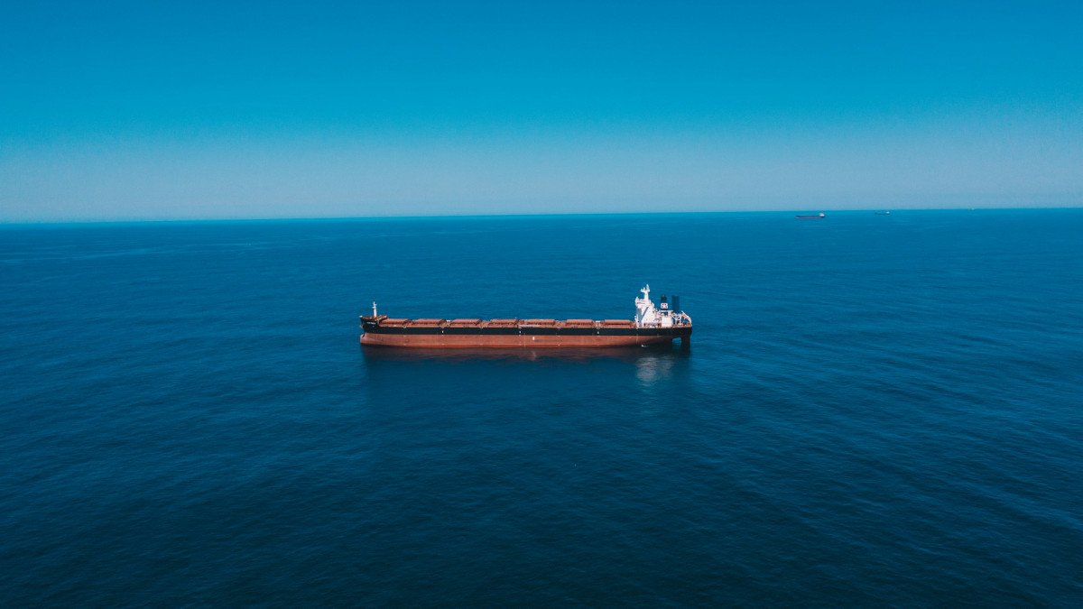 New Delhi Stays the Course: India Defies Tariff Threats to Maintain Russian Oil Flow