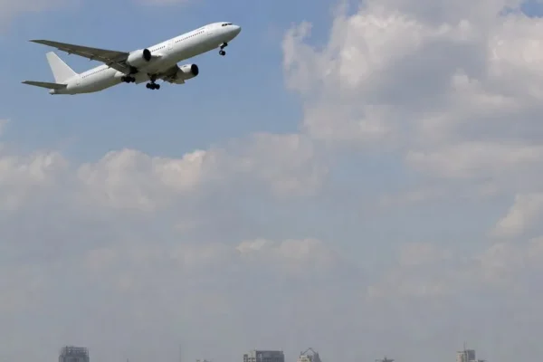 Pakistan Extends Blanket Ban on Indian Airspace Through October