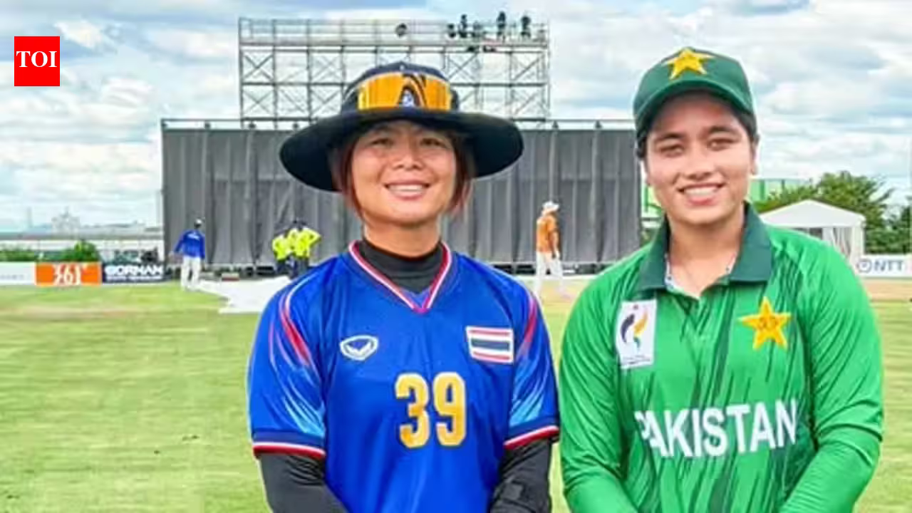 Pakistan Women’s Top Order Crumbles in Early Collapse