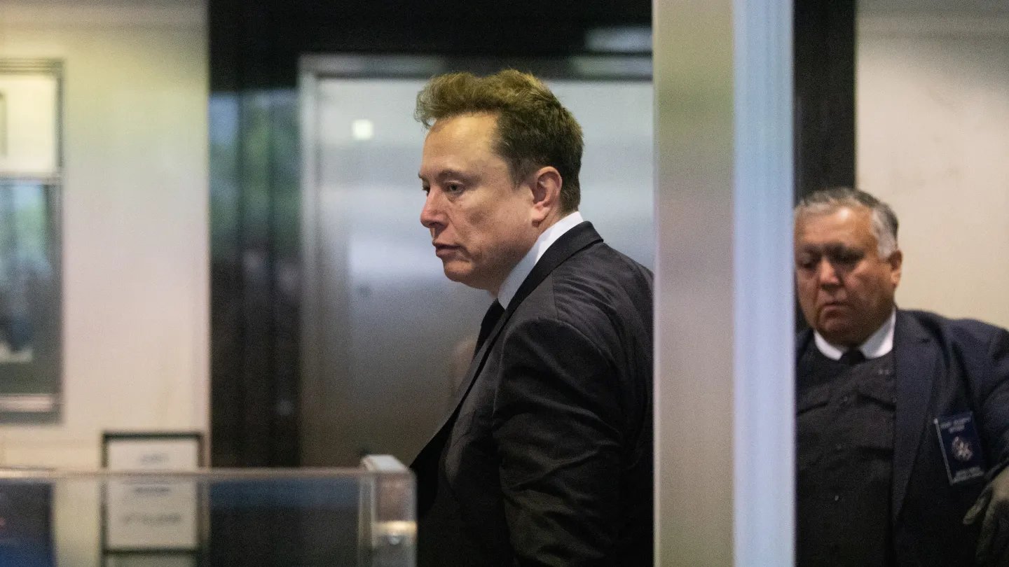 Paramount Plots a High-Stakes Gambit to Bring Elon Musk Into the Fold