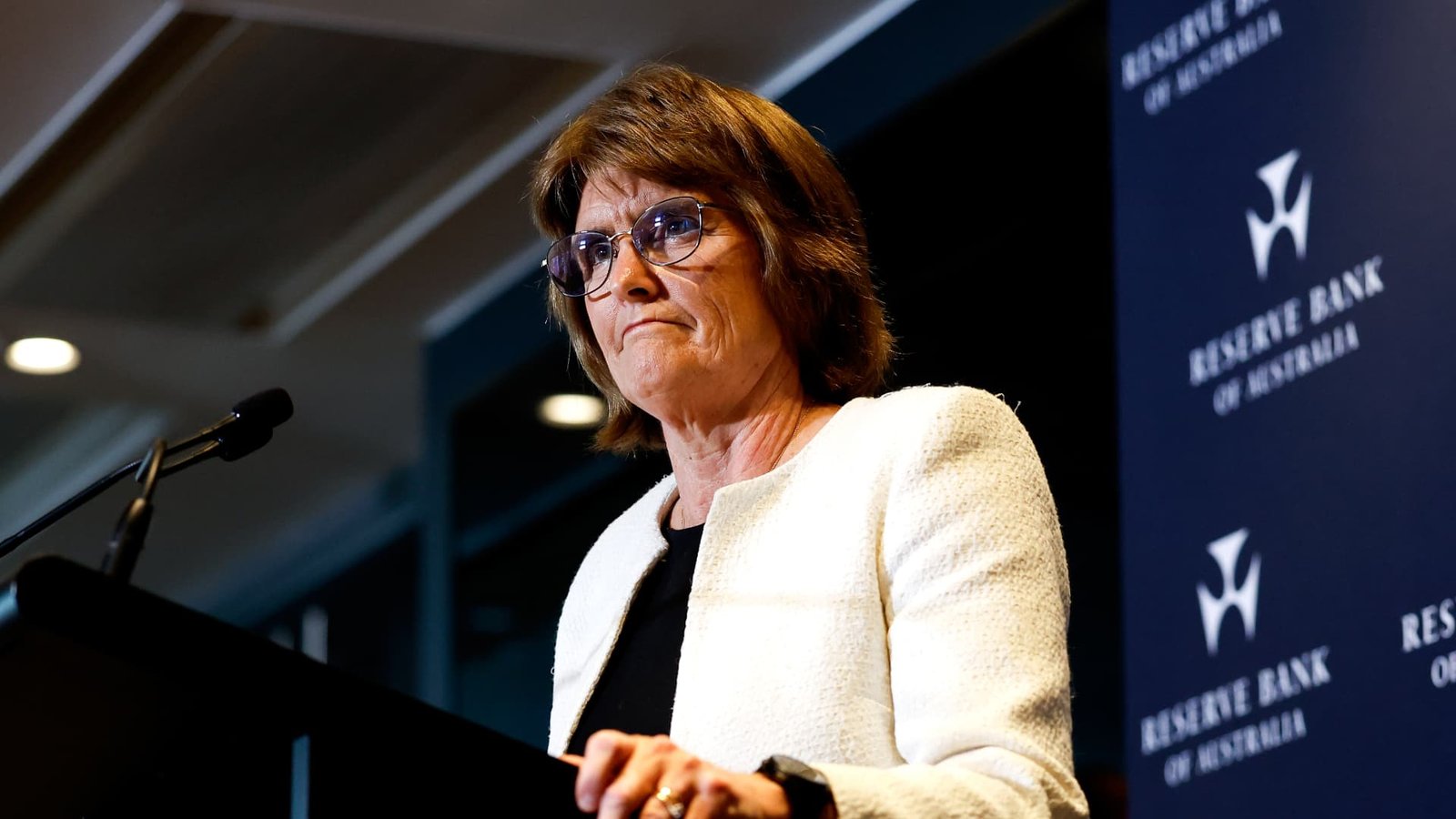 Peak Pressure: Australia Hits 15-Year Interest Rate High in Inflation Tug-of-War