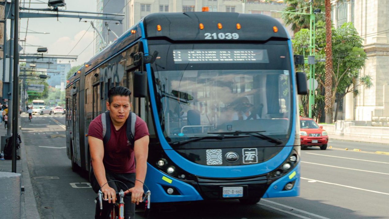 Plugged In: How Electrified Transit Could Slash Mexico’s Fuel Imports by a Third