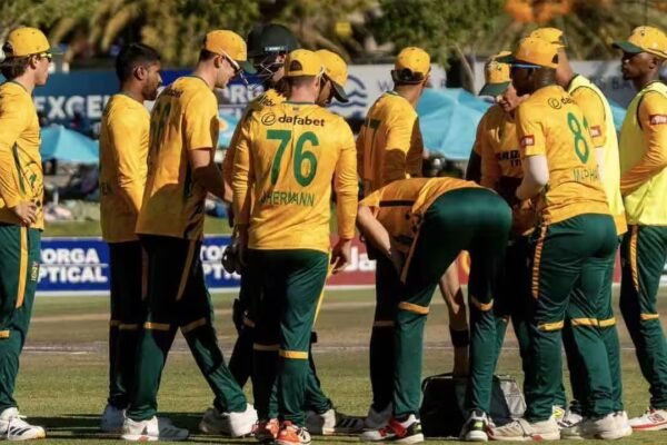 Proteas Off to a Measured Start in Early Powerplay Exchange