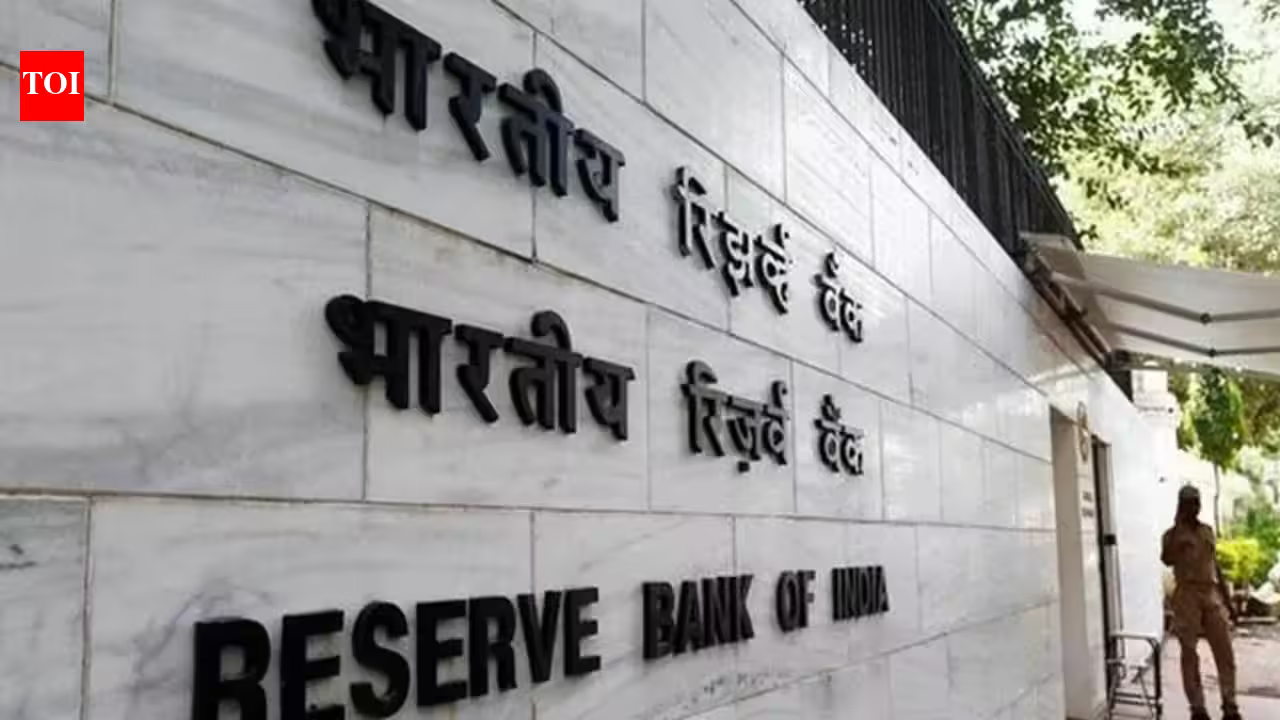 RBI Poised to Tighten Grip as Economists Predict October Rate Hike