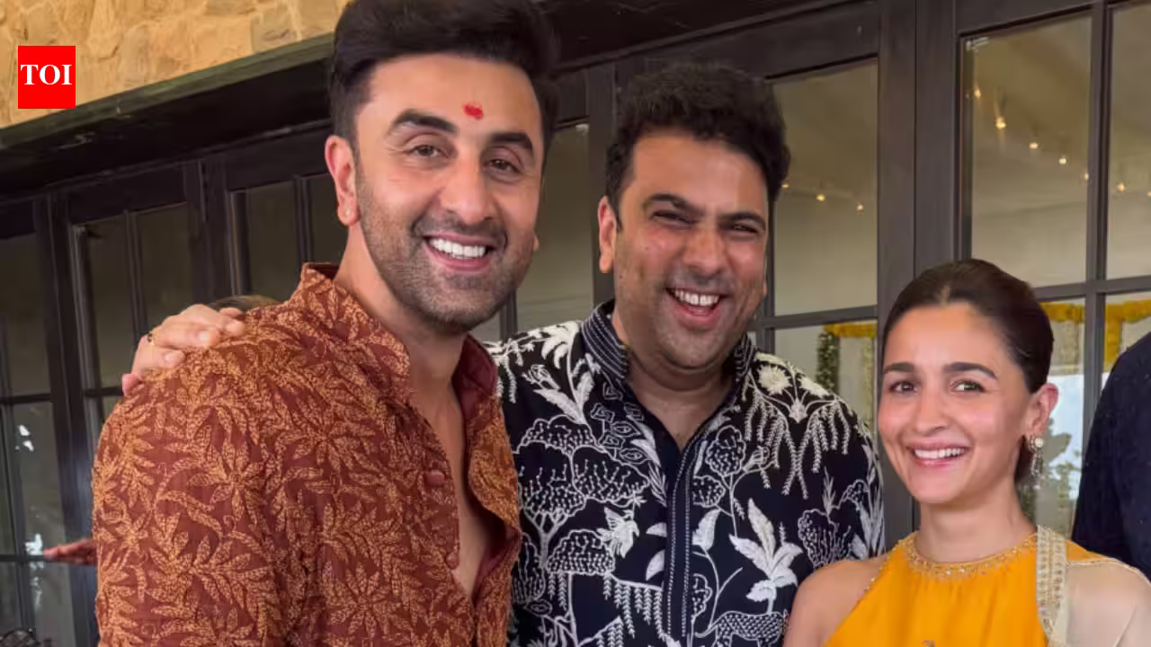 Ranbir and Alia Bring Ganpati Home: Inside the Kapoors' Festive Celebrations at KrishnaRaj!
