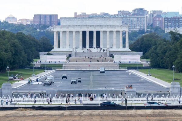 Reflection Pool’s Ugly Peel: Contractor Admits Error, Not Vandalism, Stained Landmark’s Facade