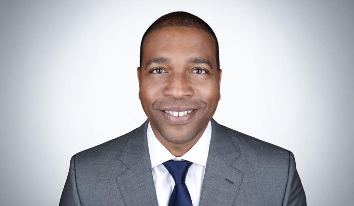 Russell Benford Honored: Royal Caribbean Stalwart Takes Center Stage at CMEx