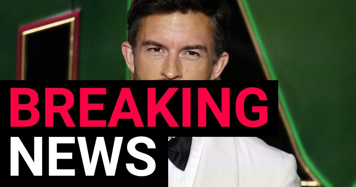 Jonathan Bailey backs out of West End show in 'support of Ariana Grande'